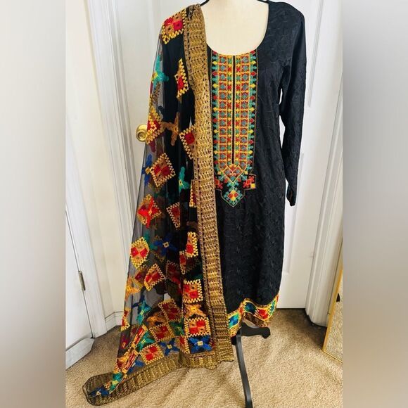 PAKISTANI DESIGNER DRESS 3 PIECE - Picture 2 of 10